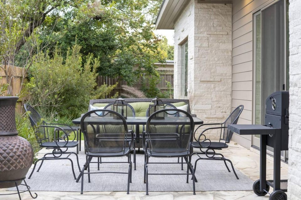 Little Zentral Haus: Prime Marketplatz Location Bed and Breakfast in Fredericksburg
