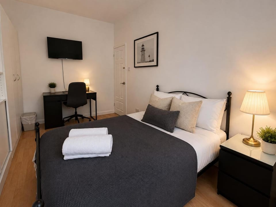 Bed, Photo of the whole room