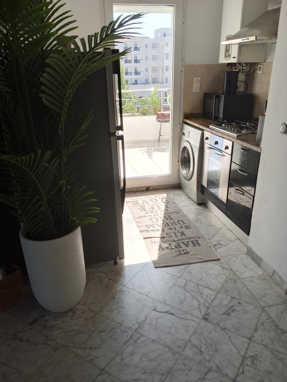 Kitchen or kitchenette