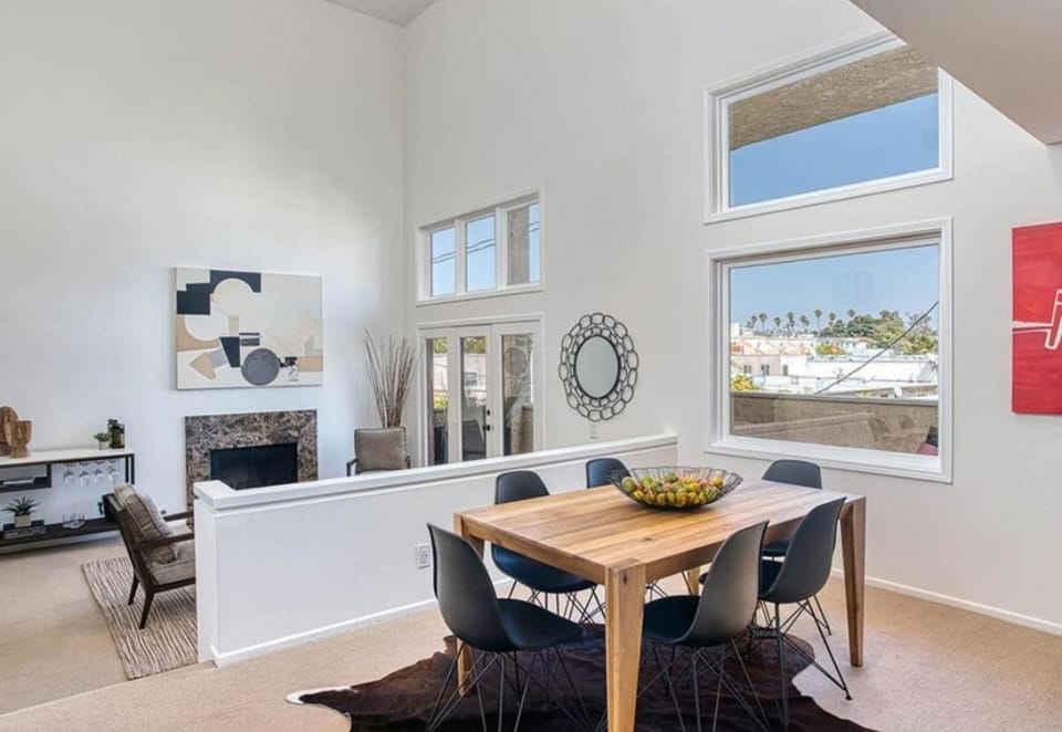 Bright Santa Monica Residence with Private Rooftop Deck Apartment in Santa Monica