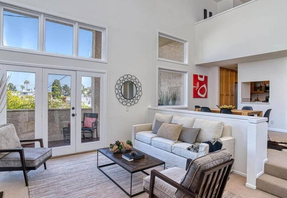 Bright Santa Monica Residence with Private Rooftop Deck Apartment in Santa Monica