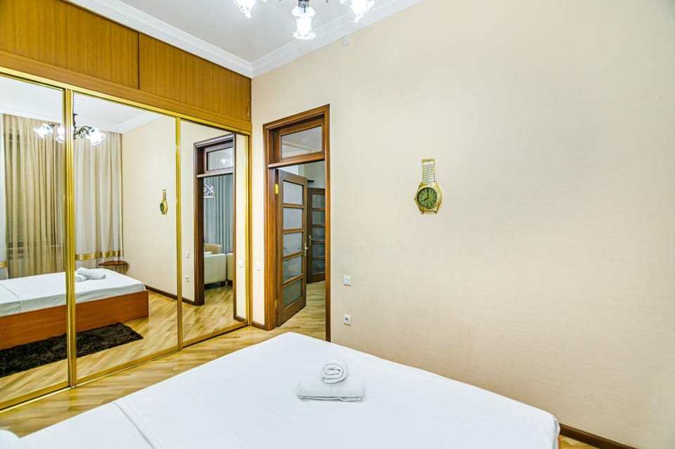 Bed, Bedroom, towels, wardrobe