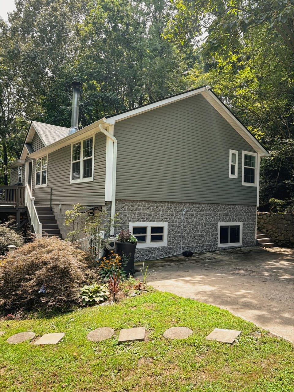 3 bedroom gem close to everything House in Woodfin