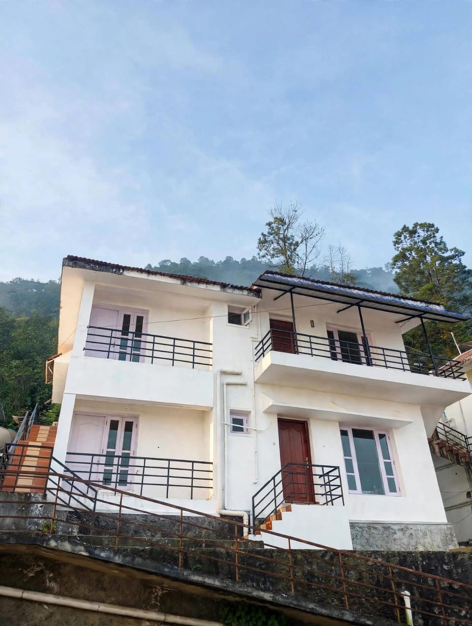 Property building, Balcony/Terrace, Mountain view