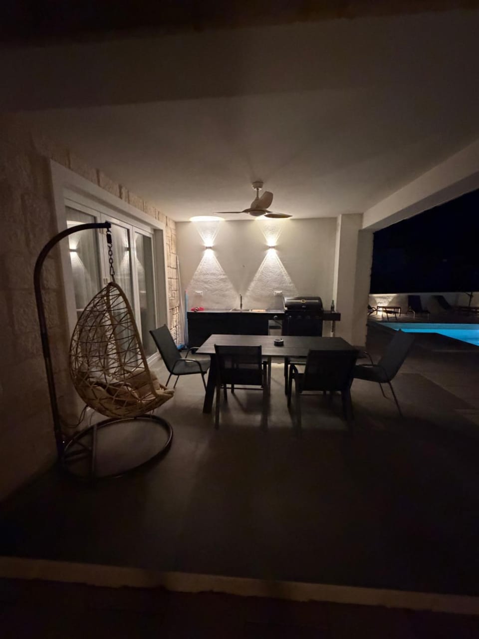 BBQ facilities, Seating area, Swimming pool