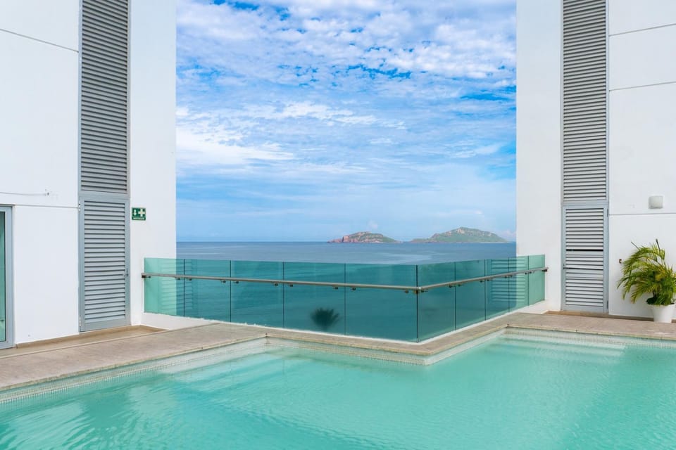 Malecón apartment, steps to the beach Apartment in Mazatlan