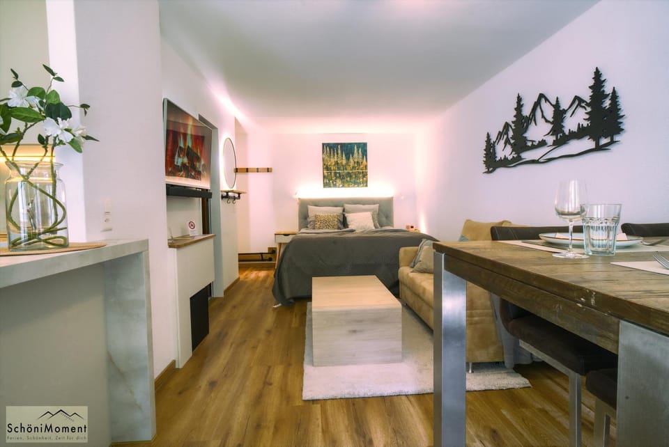 Living room, Dining area