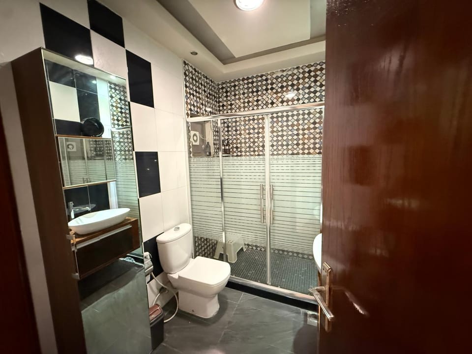 A Grand, Prime-Location Luxury Haven in the Heart of West Amman Apartment in Africa