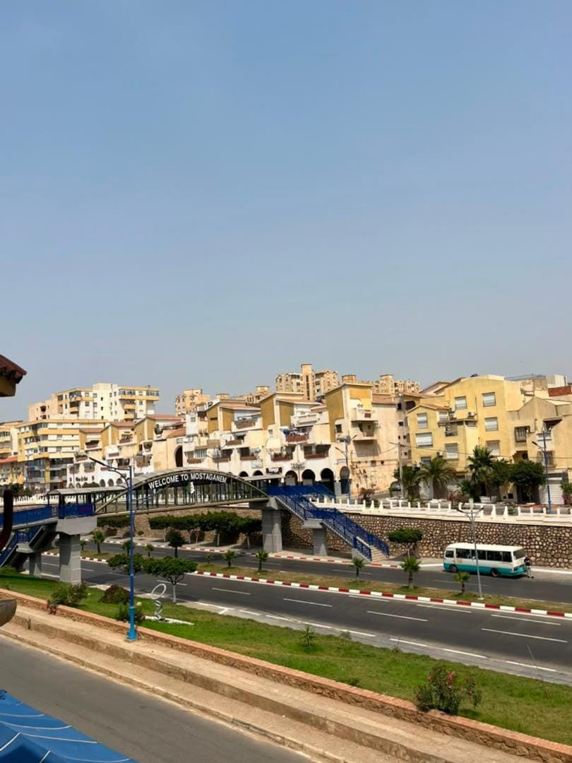 F4 proche de tous Apartment in Algeria