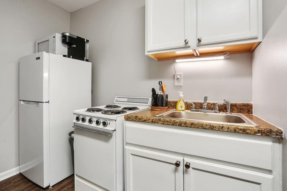 Serenity's Sanctuary 1BR Near Bourbon & Frenchmen St Apartment in Ninth Ward