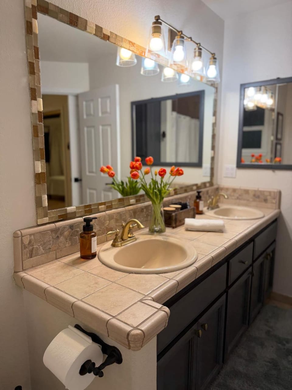 Cozy Pond HouseFire Pit, Pond & Pet-Friendly House in Modesto