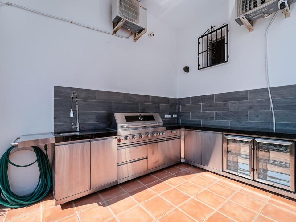 BBQ facilities, Kitchen or kitchenette, Lounge or bar, kitchen