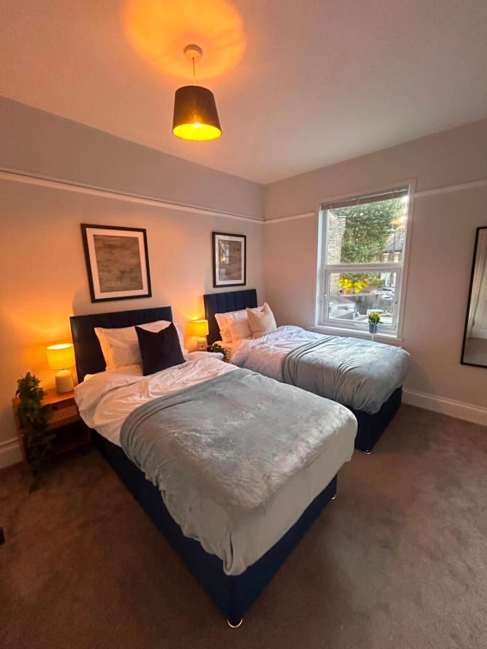 #168 Stunning 5-Bed House in Leytonstone-Sleeps 10 House in London