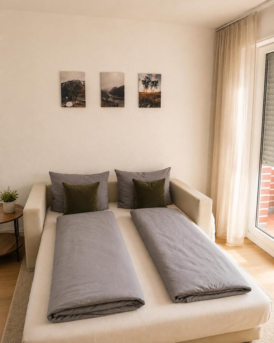 Bed, Living room