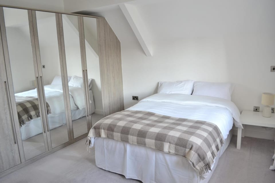 Bed, Bedroom, wardrobe