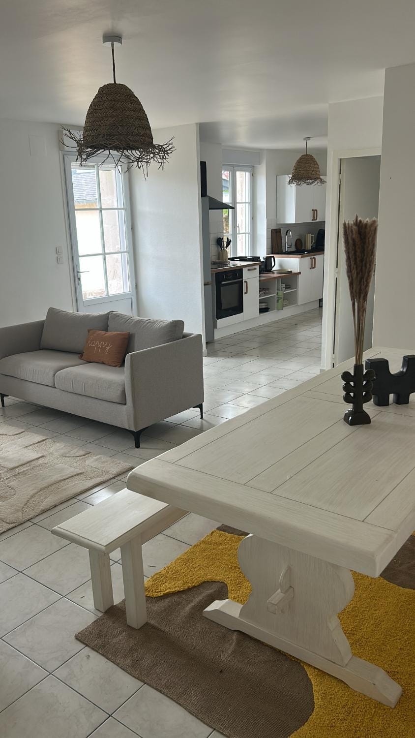 Living room, Dining area