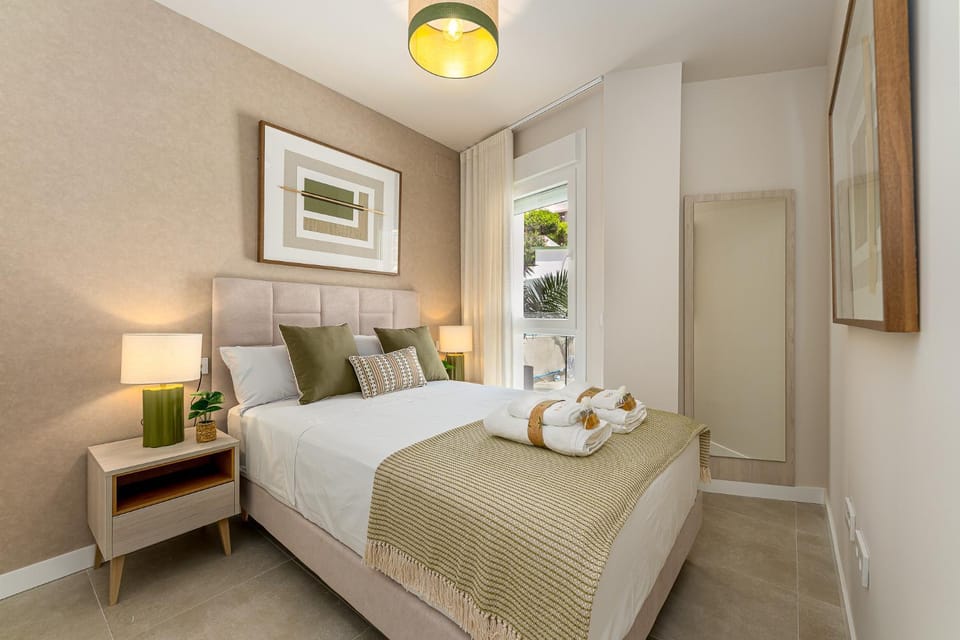797 HOLIDAY RENTALS - Lujoso piso con piscina privada Apartment in Torremolinos