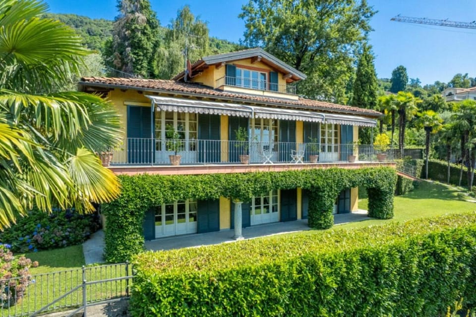 Villa in the beautiful surroundings of Lake Maggiore Villa in Verbania