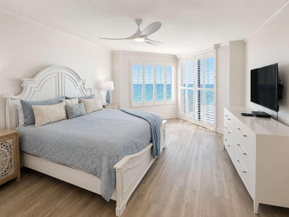 SeaSpray Serenity 621 Pristine Gulf-Front House in Ono Island