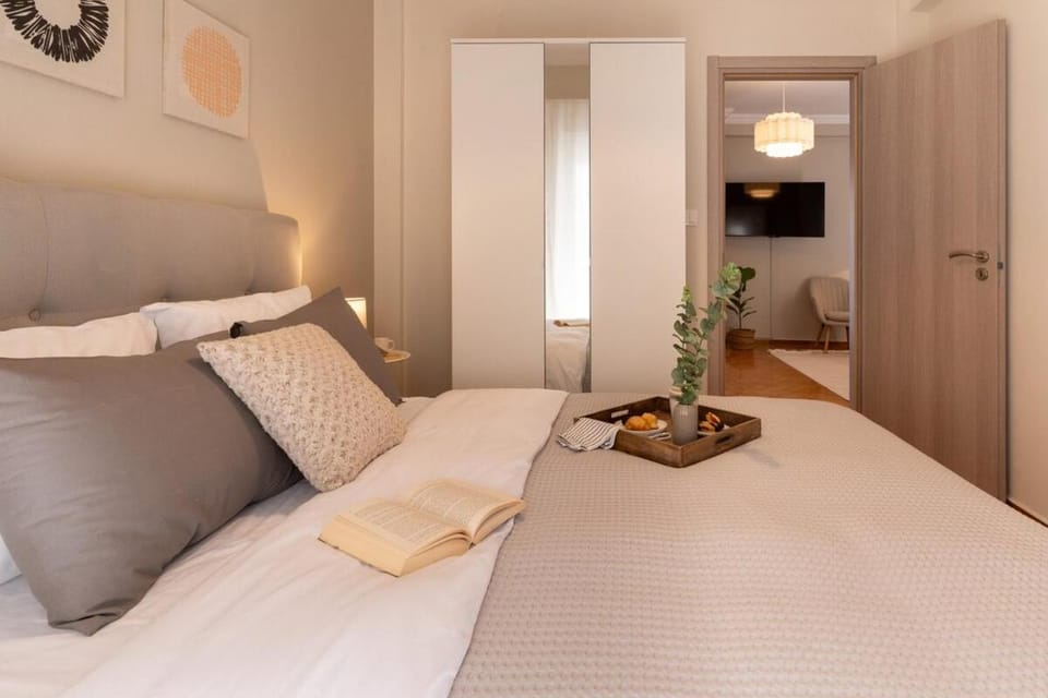 The Bright Retreat - 3BR Apartment in Thessaloniki