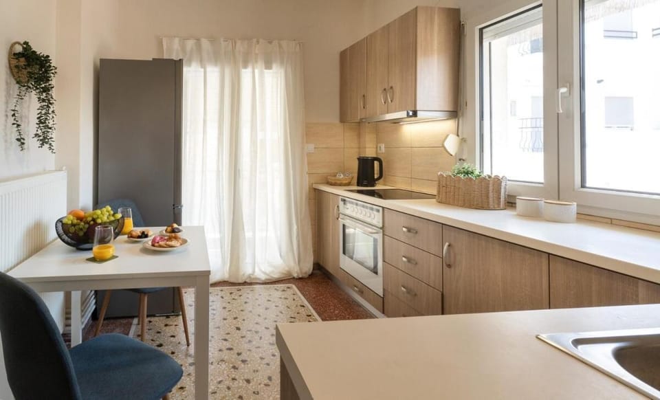The Bright Retreat - 3BR Apartment in Thessaloniki