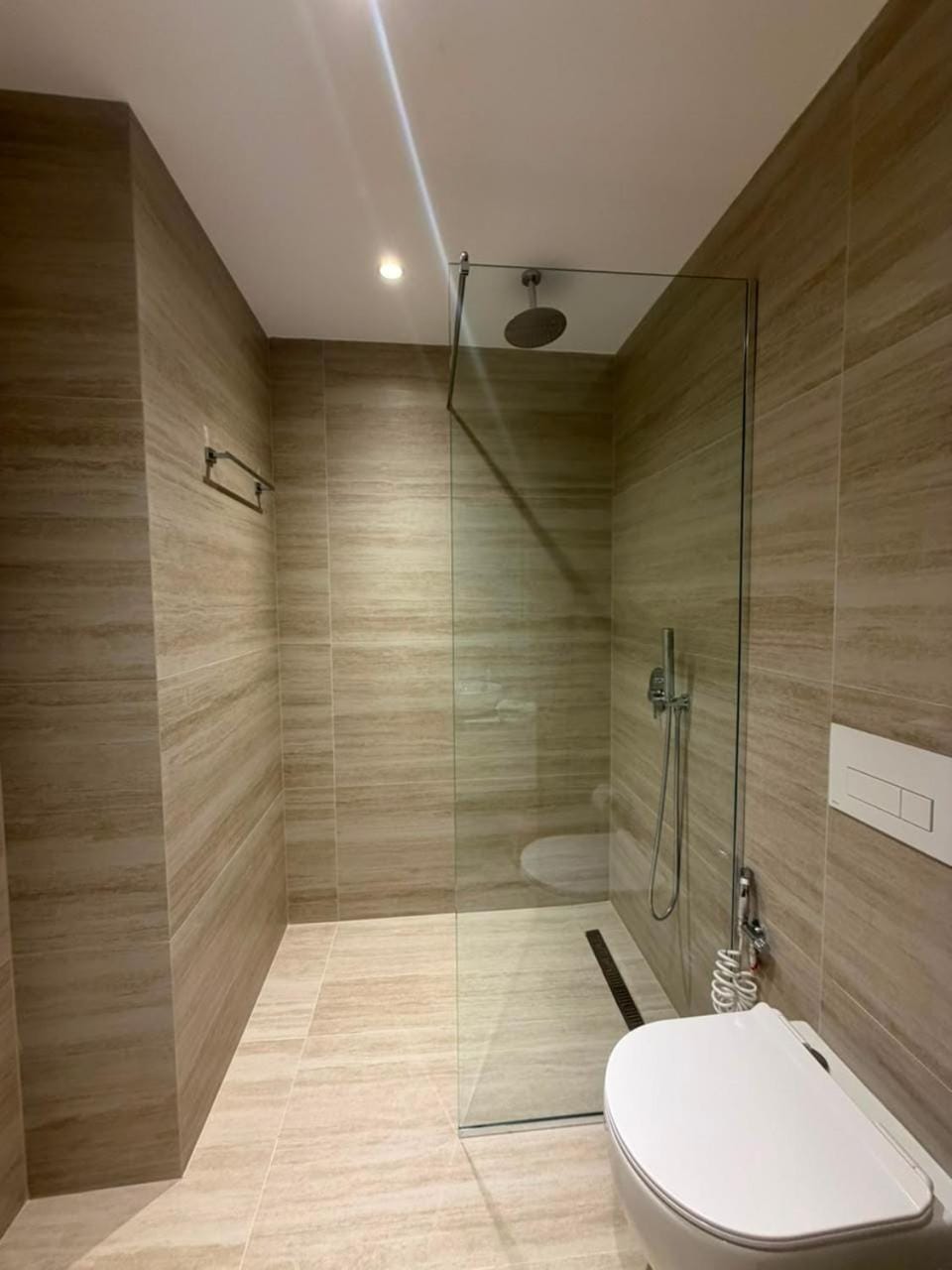 Aurenne 3BR 3BA Premium Residence with 20M Pool Apartment in Sarandë