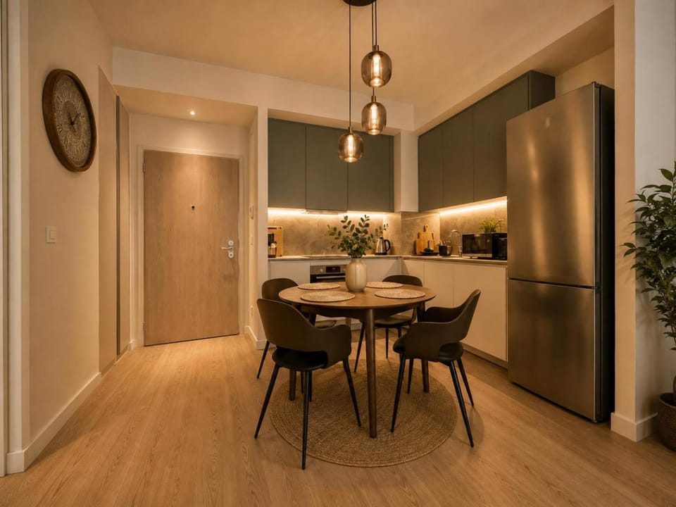 Kitchen or kitchenette, Living room, Seating area, Dining area