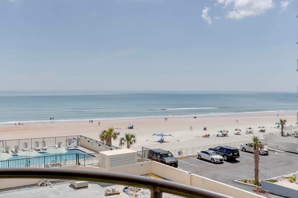 Beachfront Condo! Heated Pool, Ocean-View Balcony House in Daytona Beach Shores