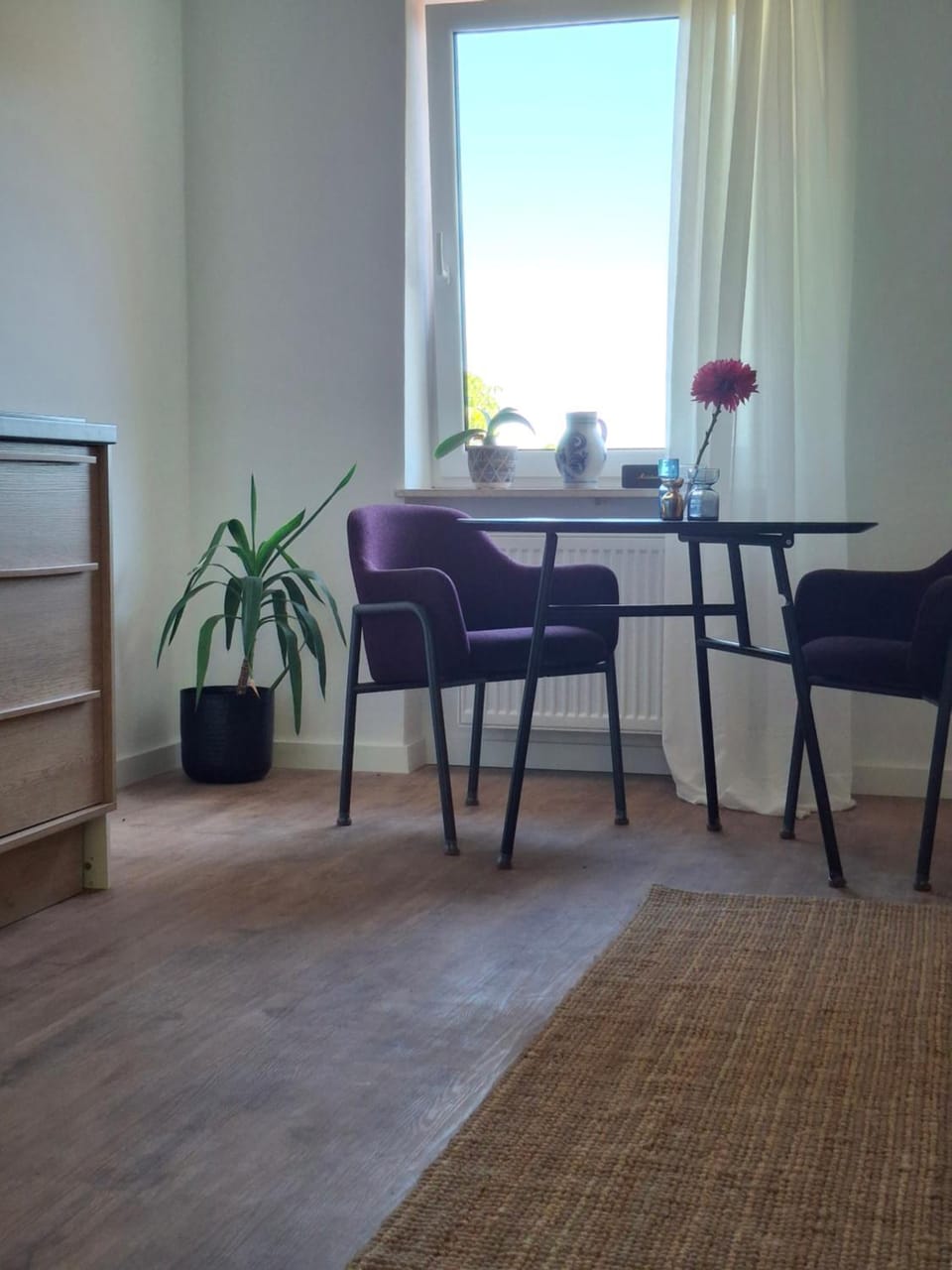 Seating area, Dining area