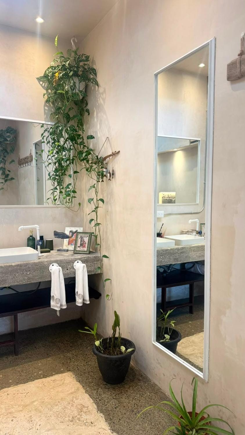 Bathroom, towels