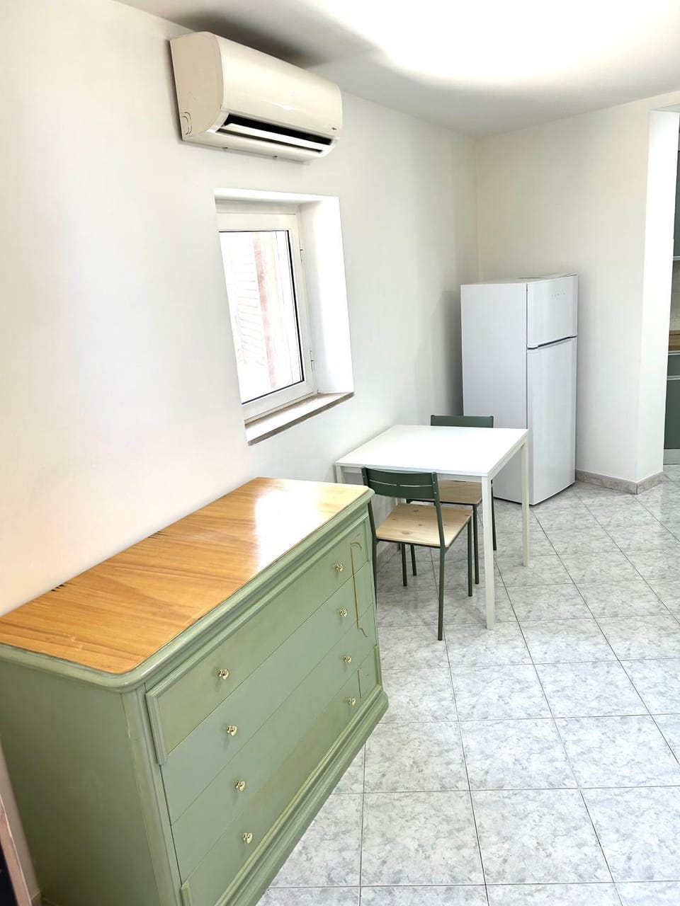 Dining area, air conditioner