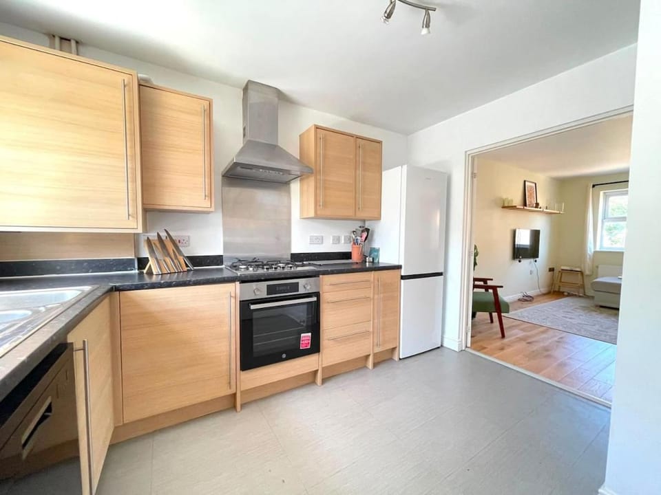 Coastal 3-Bed Home, Sleeps 6 House in Borough of Swale