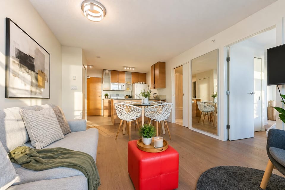 Executive 2BR Residence Richards Street Apartment in Vancouver