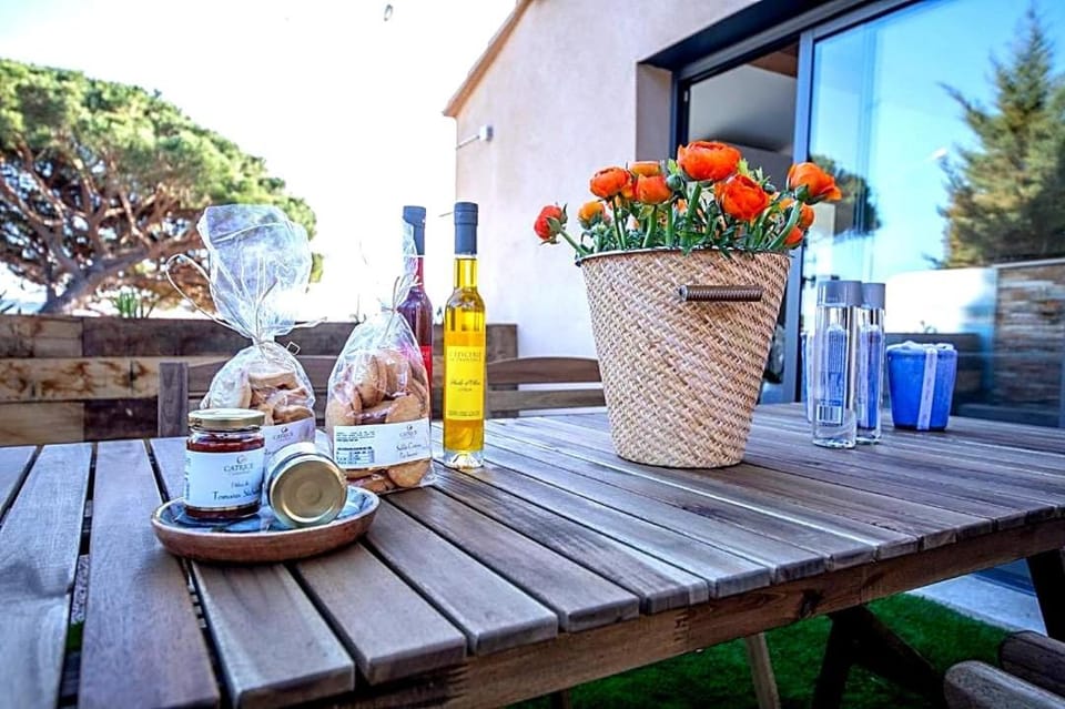 Studio vue mer avec jardin Golfe de Saint Tropez Apartment in Grimaud