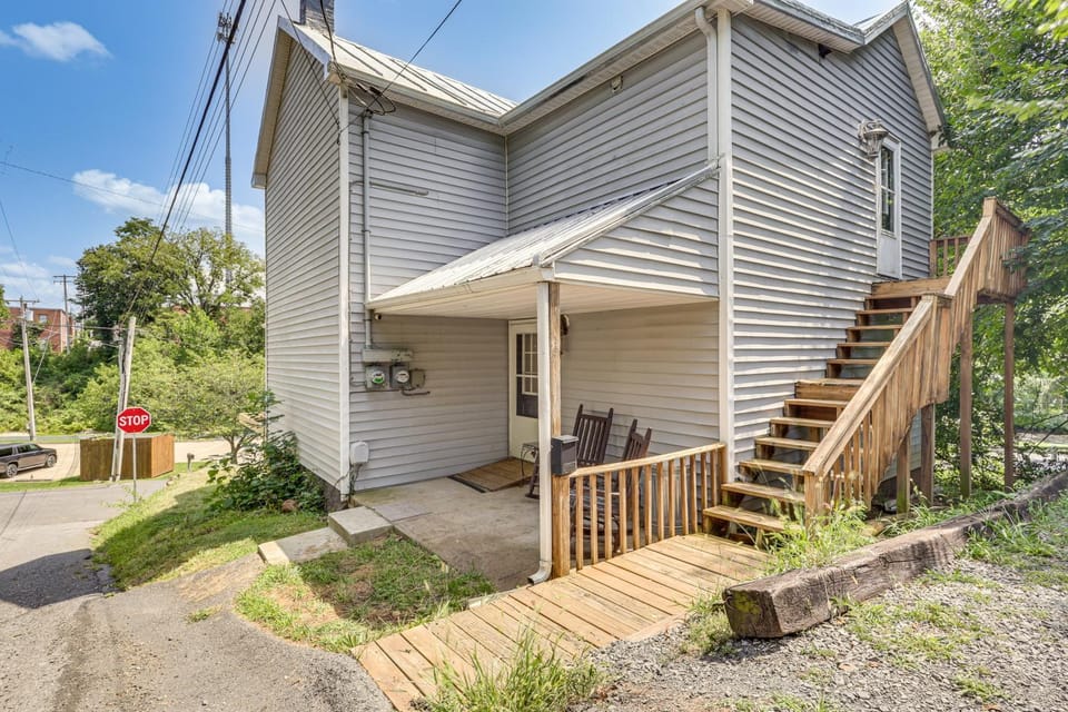 1 Mi to Caverns! Shenandoah Valley Apartment Apartment in Luray