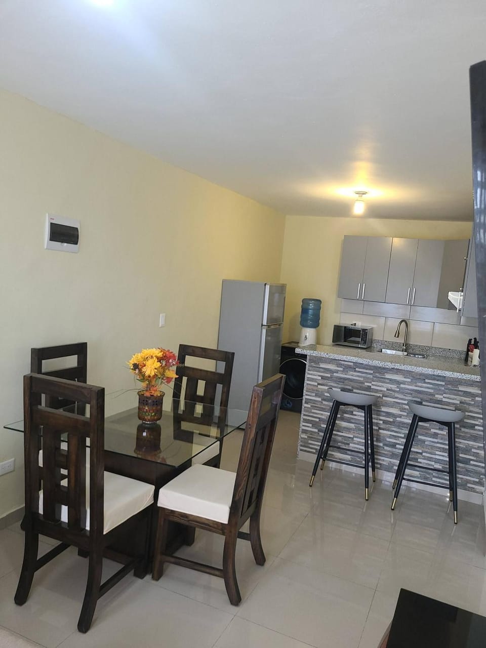 Dining area, kitchen