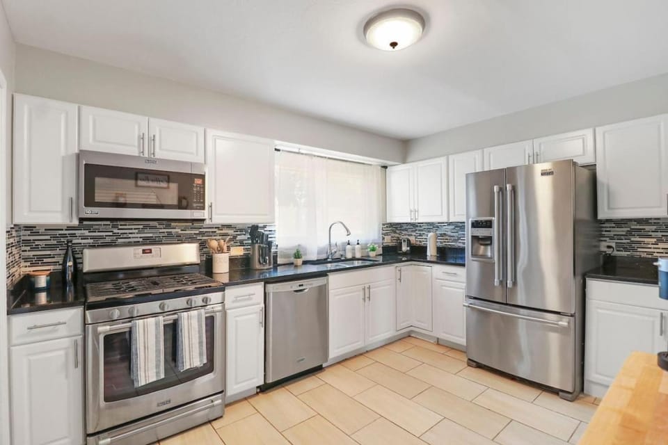 Kitchen or kitchenette, oven, stove, toaster