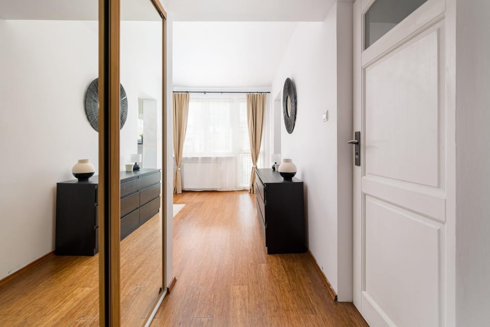 Photo of the whole room, wardrobe