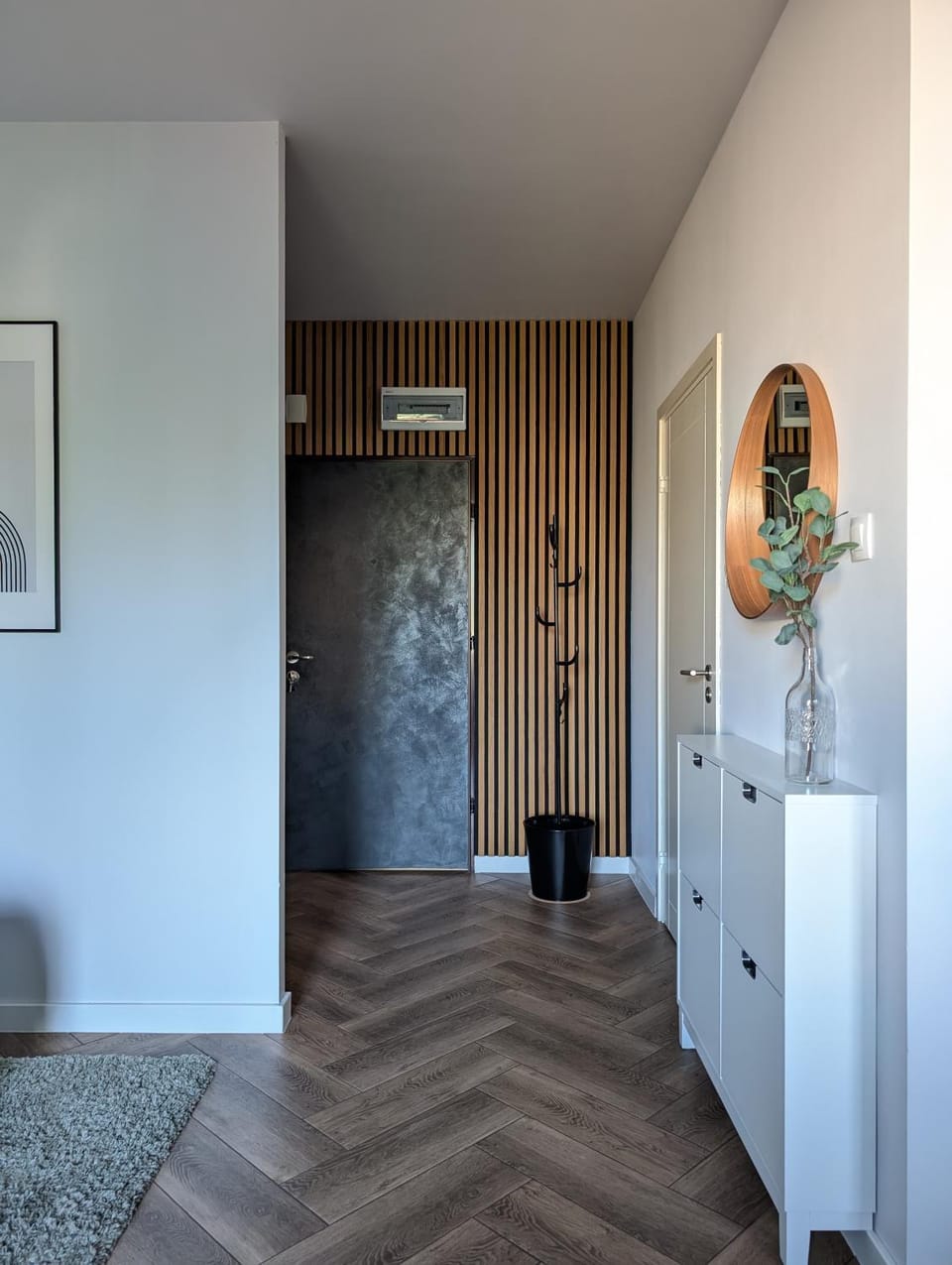 pet friendly, pet friendly, wardrobe