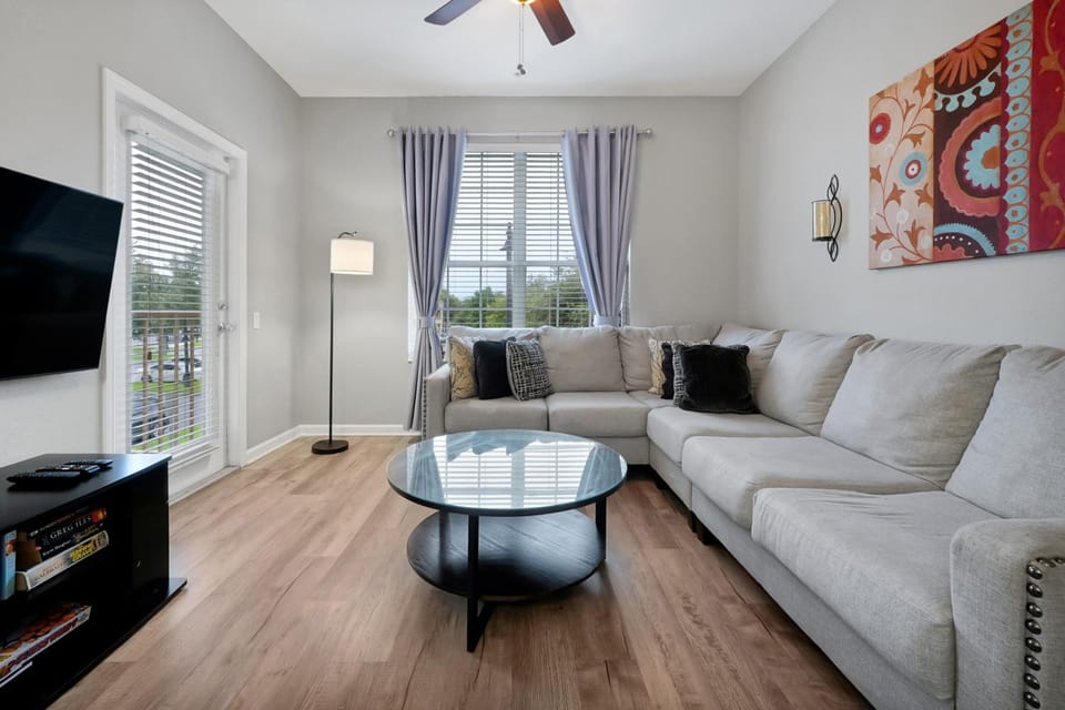Day, TV and multimedia, Balcony/Terrace, Living room, furniture