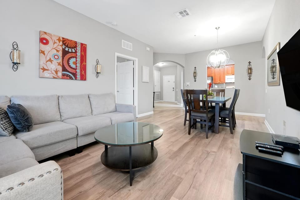 TV and multimedia, Living room, Dining area, air conditioner