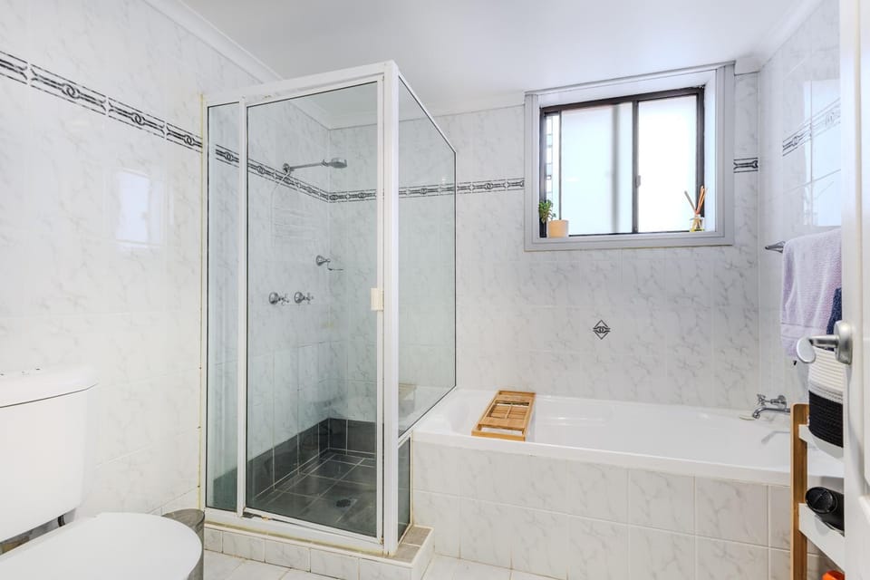 Rockdale Casa Penthouse Style 2BR 2BA Huge Private Terrace Near Train Airport Beach Parking Apartment in Sydney