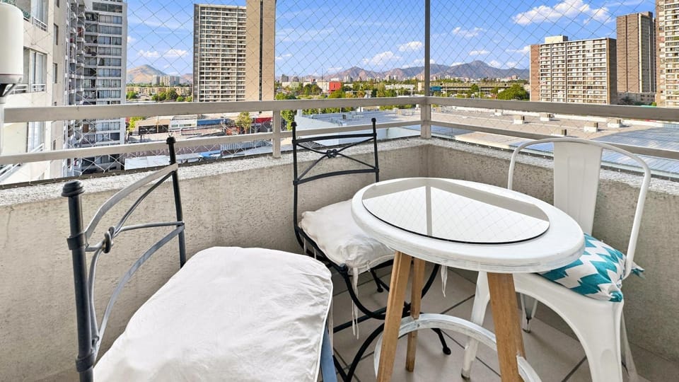 View (from property/room), Balcony/Terrace, City view