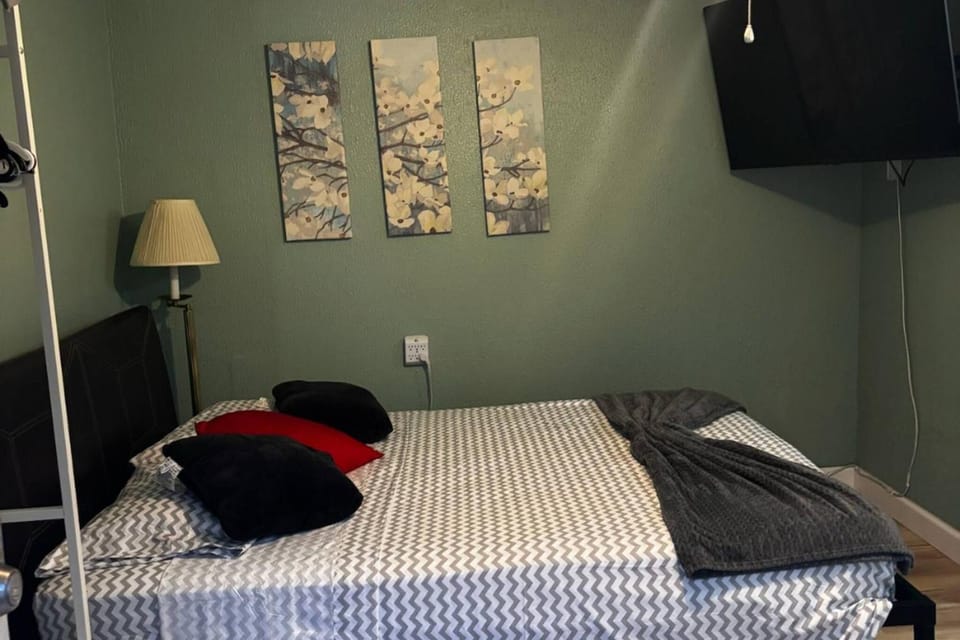 Bed, Decorative detail, Bedroom