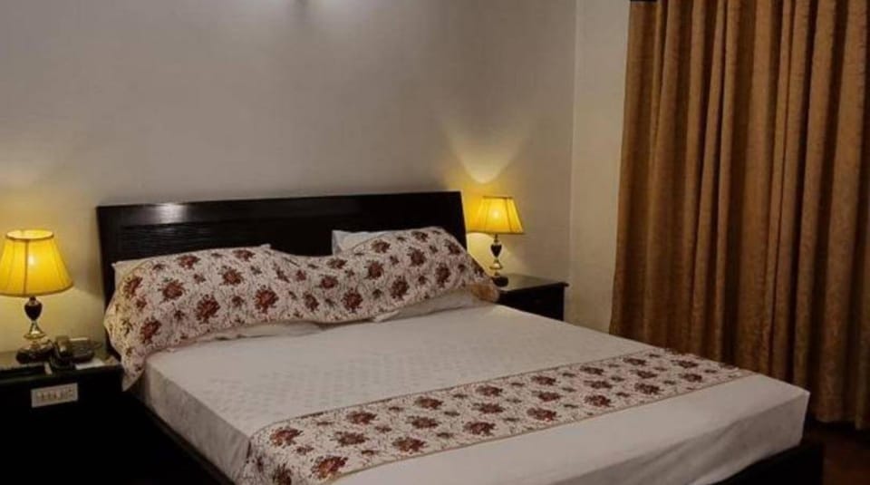 The Sunrise Guest House Bed and Breakfast in Karachi