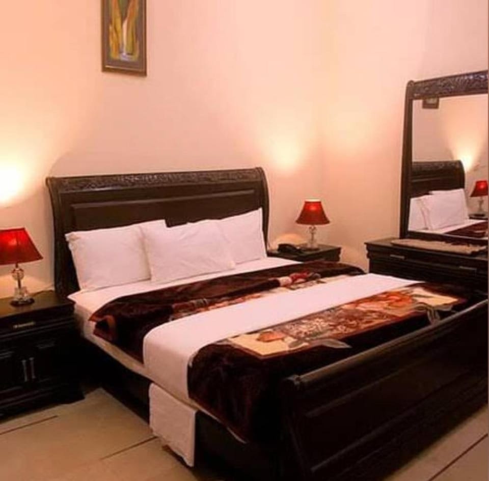 The Sunrise Guest House Bed and Breakfast in Karachi