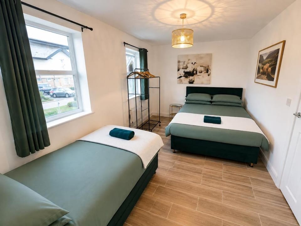 Bed, Photo of the whole room, Bedroom, hair dryier, heating, internet, storage, towels
