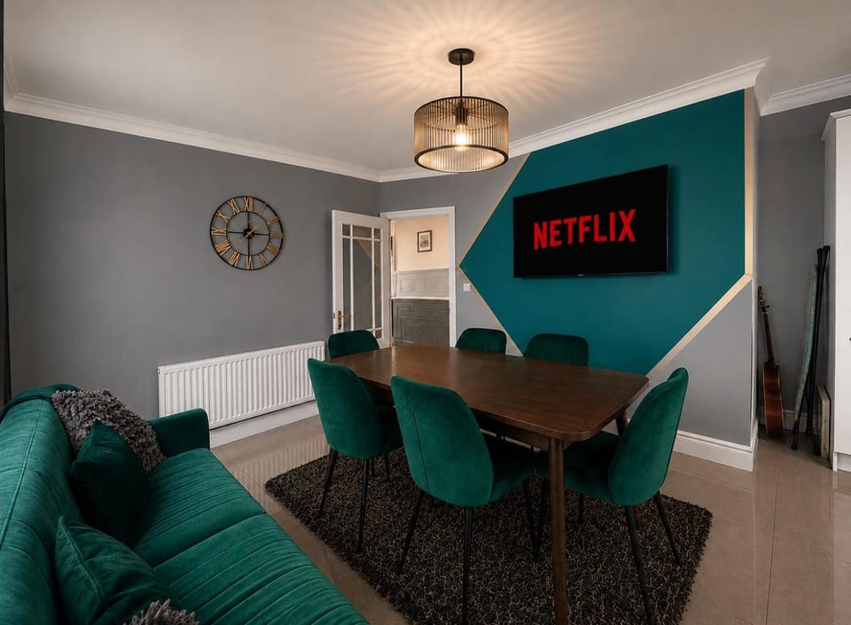 Neston House With Games Room Apartment in Liverpool