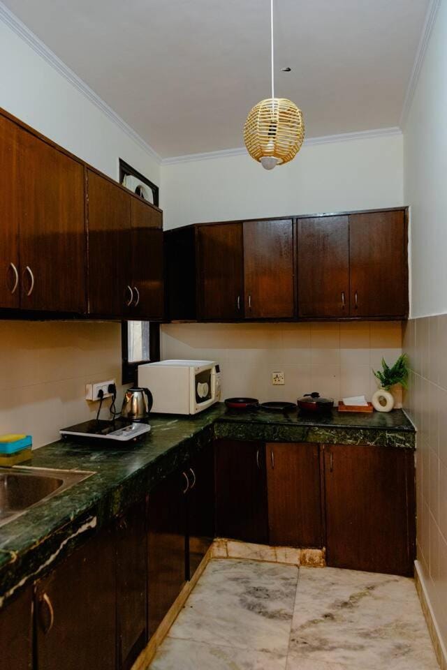 Trendy Boho Gem Hauz Khas Apartment in New Delhi