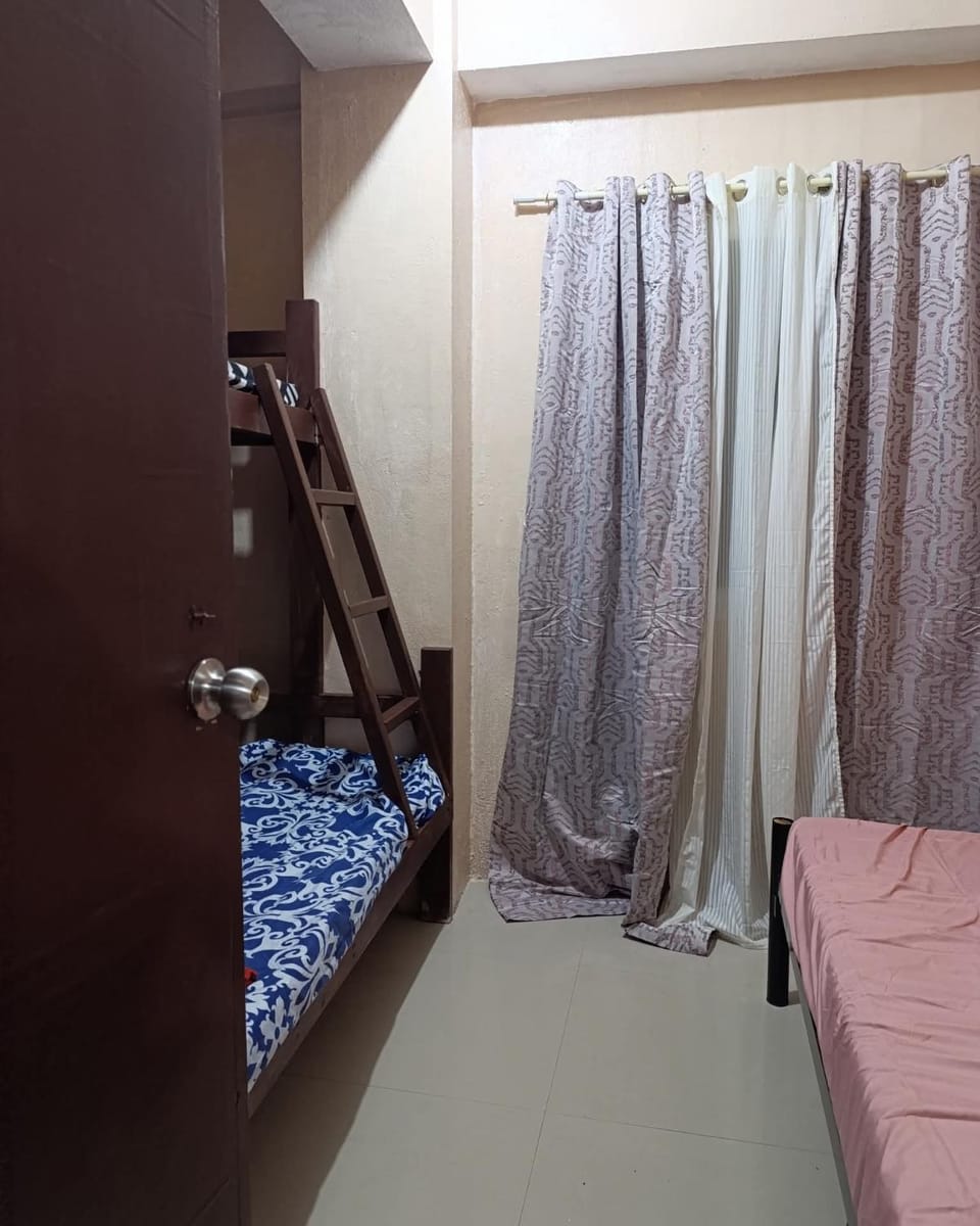 2-Bedroom Solo Unit Near Town Bed and Breakfast in Baguio